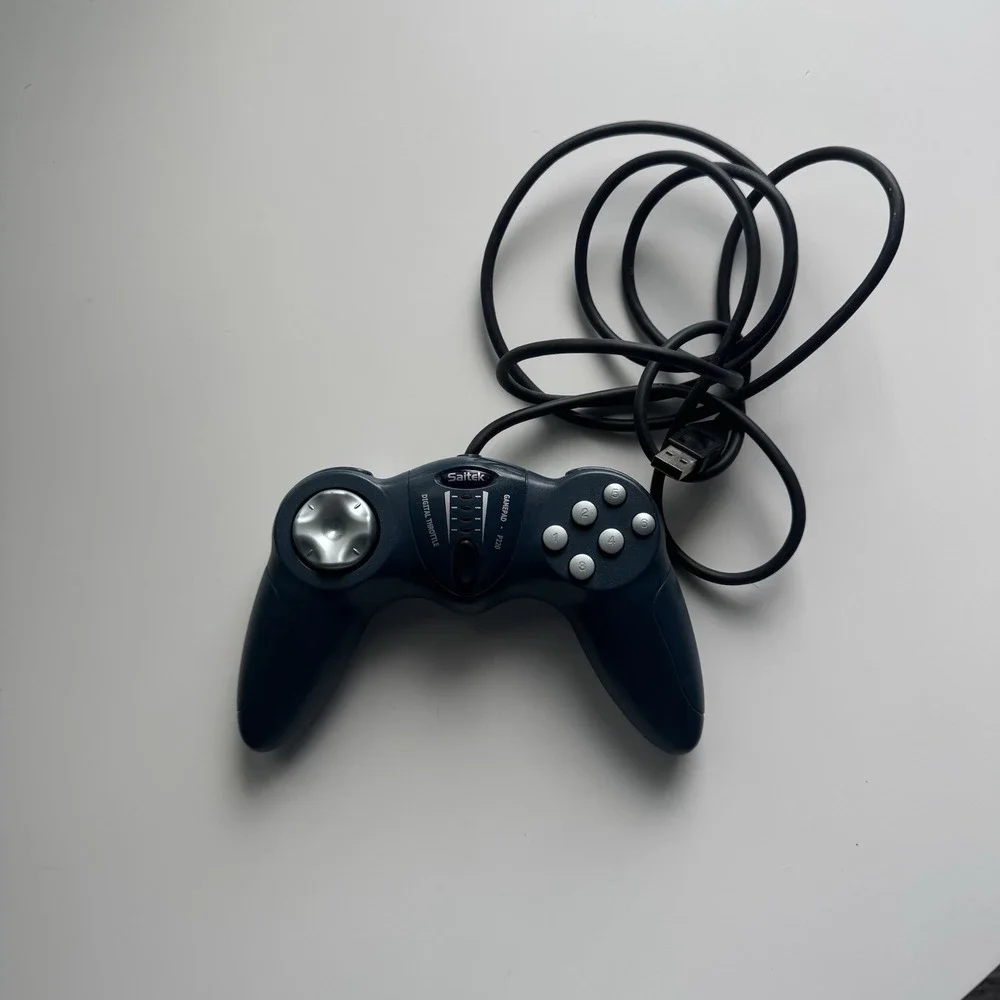 Saitek P220 Dual Analog Gamepad PC Game Controller Joystick USB